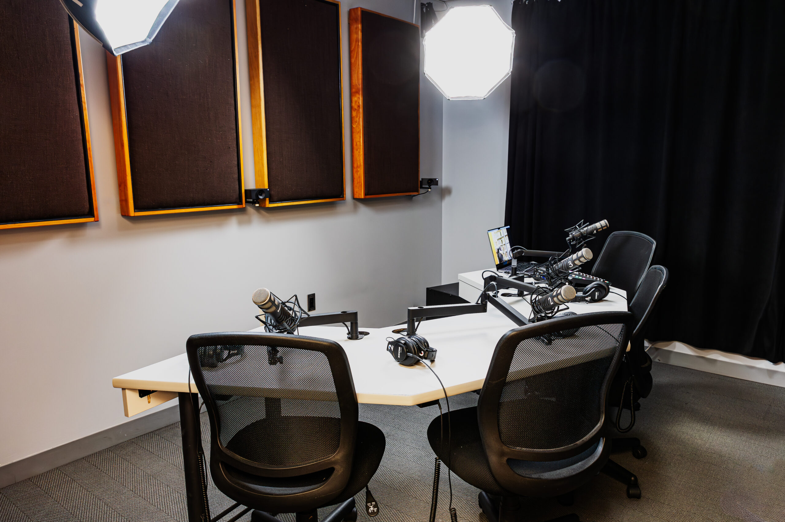 Podcast Studios Introduction Guide - Technology Help · Technology Help ...